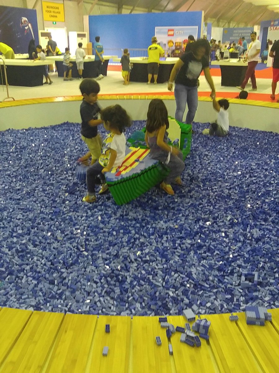 NoxVoyager's tweet photo. I'm at #StackDXB and I find myself in Lego heaven . Yes that's a sea of Legos. :O https://t.co/vTnHZQWyG0