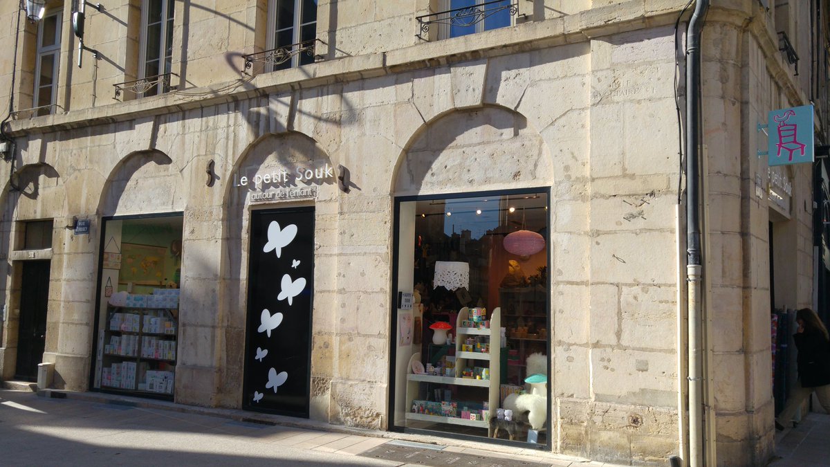 karenbou21's tweet photo. Decouverte d'1 boutique forte originale pour grands et petits à #Dijon #placeMacé @ShopInDijon #lepetitsouk https://t.co/f7Hp7pLswT