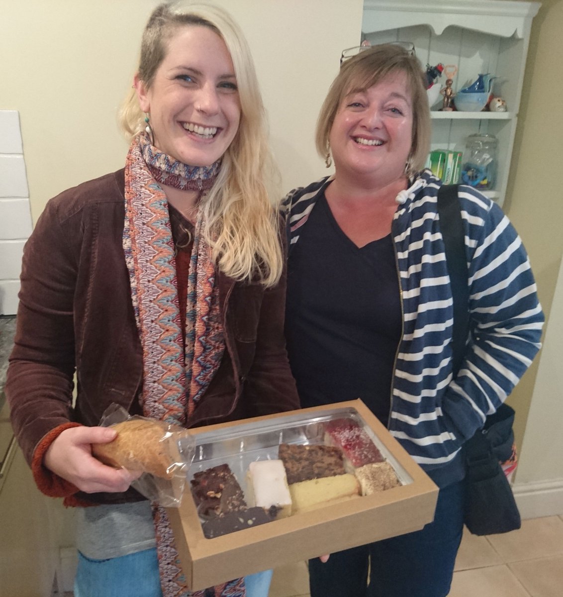 kgollop's tweet photo. A visit from @LTECCornwall and @positivecoeliac to start the day! Great company and thank you for the amazing #glutenfree samples Lisa! https://t.co/KwnqqeIQHJ