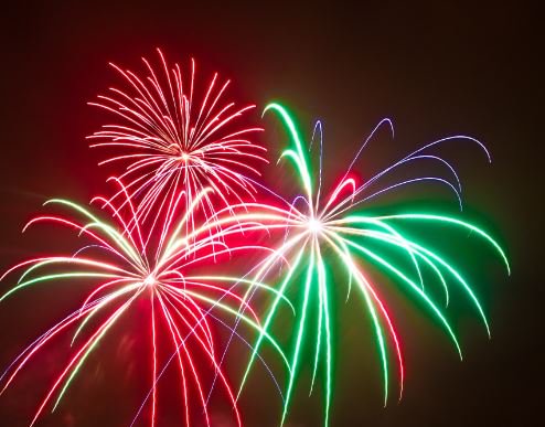Visitcaerphilly's tweet photo. FREE Caerphilly Castle Fireworks Display | Saturday 5th November | 7pm start 
https://t.co/1d1SdttgQb https://t.co/IZwCQXsoRe