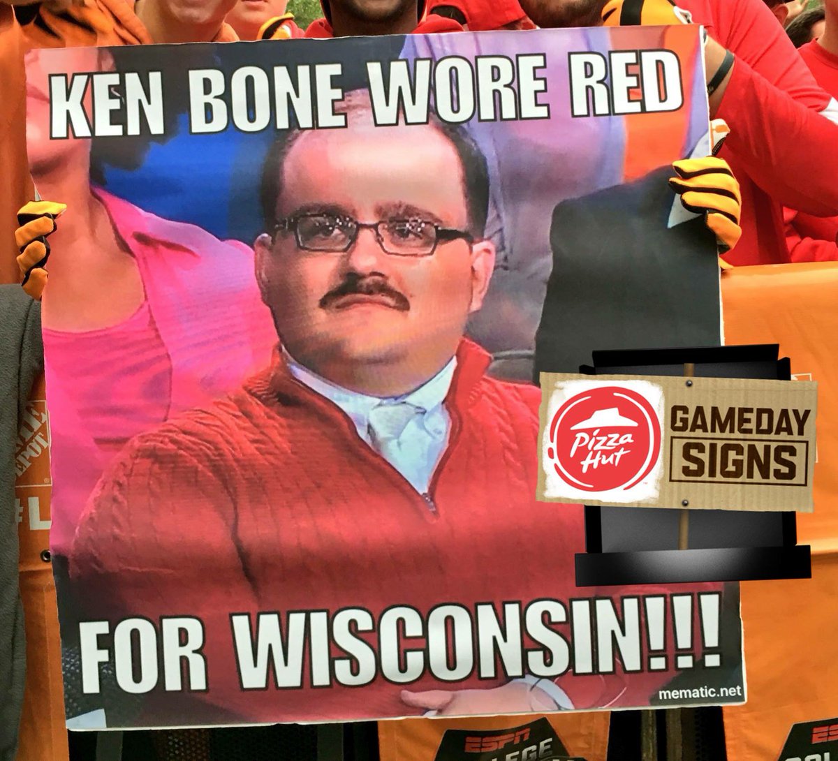 CollegeGameDay's tweet photo. It's @pizzahut #GameDaySigns time. Retweet your favorite sign of the day and we'll share the winner! https://t.co/hUT9PjZ2yS