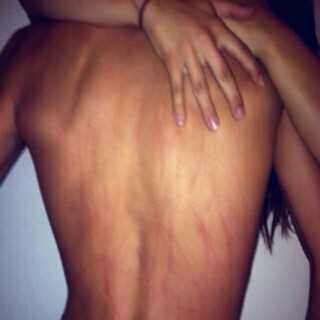 rh_xr's tweet photo. يووووووه ابي واحد اطول مني زي جسمو يهبل والله اخمشووووا 💔💔💔😫😫

#بنت_جده#جاده#سالب#قحبه#مبادل#سالب_جده#قحبة_جده https://t.co/IyZwFKEvYT