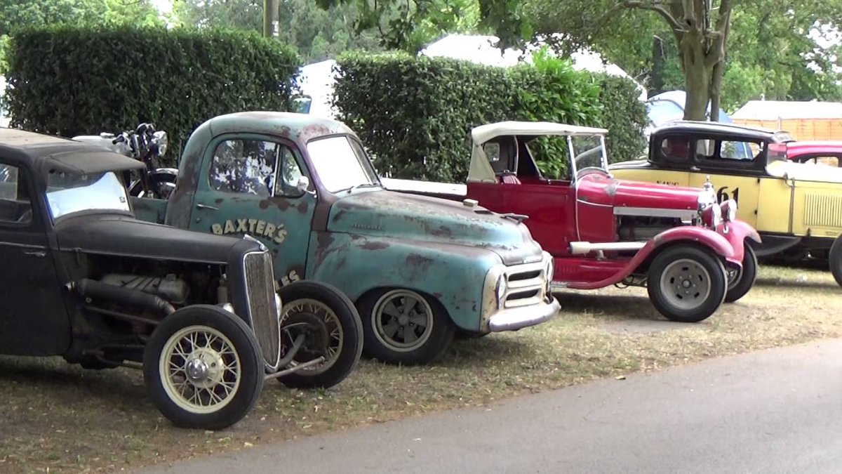HotRodGallery's tweet photo. Car guys gathering for a #satchat https://t.co/CB3JvYf7S6