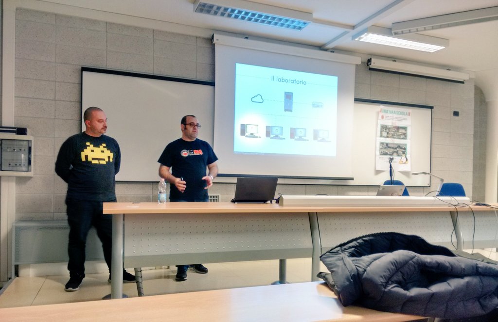 bglug_it's tweet image. Questa mattina l&apos;abbiamo presentato.. Ora vi spieghiamo cosa c&apos;è dietro! Il nostro #progettoscuole in veste tecnica. #linuxday #nethserver