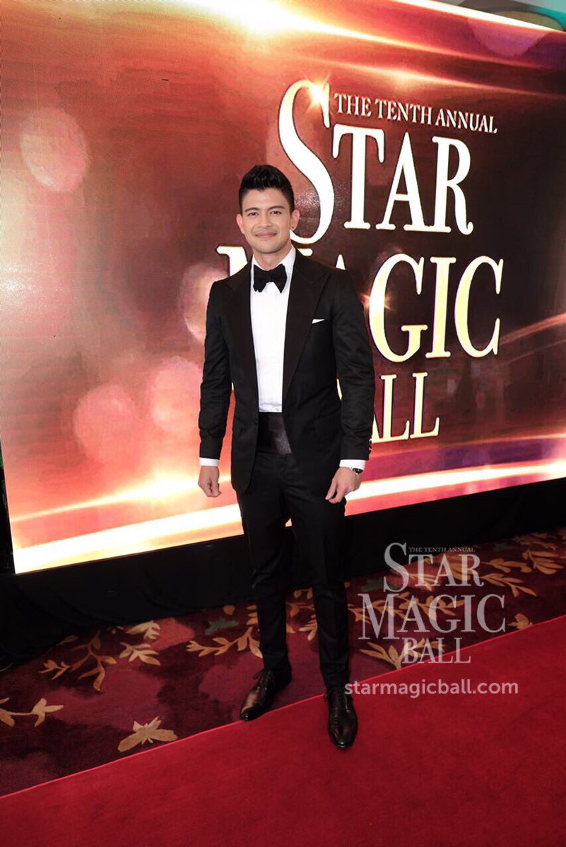 StarStudioPH's tweet photo. Rayver Cruz at the #StarMagicBall2016 #StarStudioxStarMagicBall2016
#APIStarMagicBall2016 📷MagicLiwanag https://t.co/G1OTdgPzux