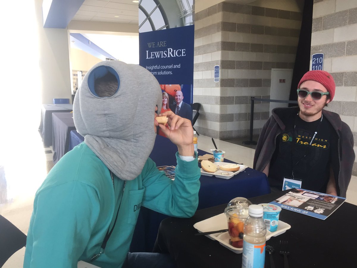 MaryvilleDev's tweet photo. Team #!false - reppin @TheIowaHawkeyes - these guys have a great idea! #hackhomelessness #globalhack6 @globalhackHQ https://t.co/Zt896v7yQQ