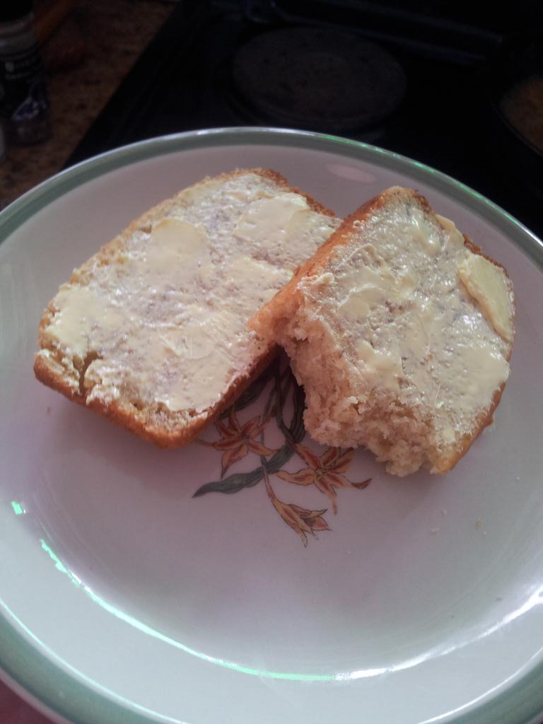 kilokilok9's tweet photo. Om freaking nom! 1st attempt at #BananaBread - thx @PicknPay #FreshLivingMagazine for the recipe :) #tasty https://t.co/FvHReAzJMY