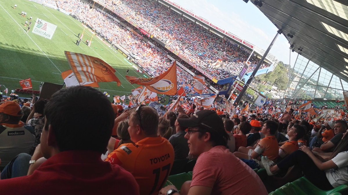 Flags in the air #CurrieCupFinal  #toughtouhertougherer #hiluxinyourhands