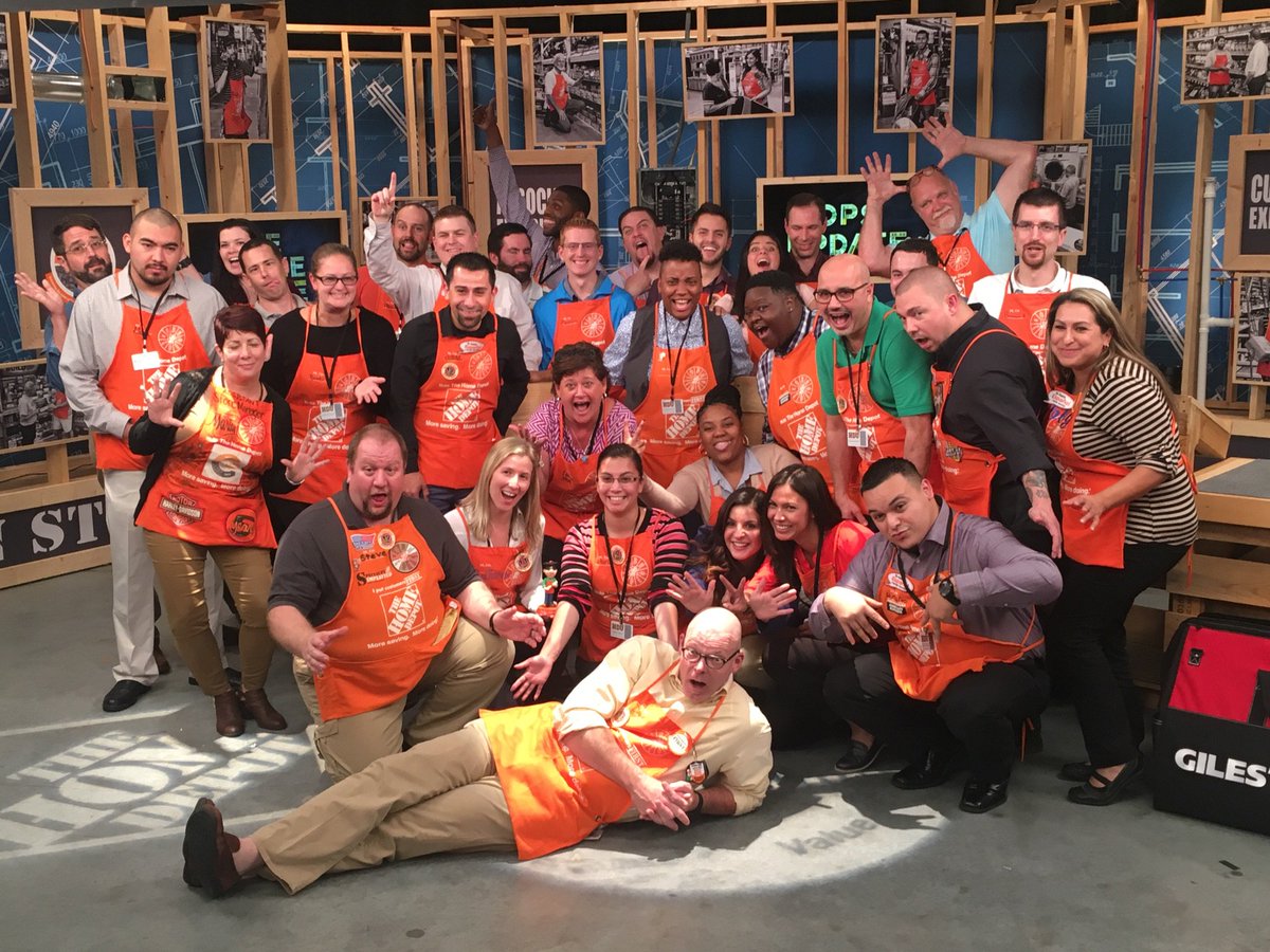 MarianCortes64's tweet photo. Dave our Host! These are the fun people leading our stores! #asmfundamental #atlanta https://t.co/oPvqgBYJbM