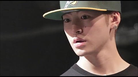 ちゃん てか 佐野玲於 何故かフルネーム笑 って帽子似合い過ぎでしょ ハットはもちろん キャップもやばいし つば短いなもやばいし ニット帽もかわいい さがした笑笑 そしてベレー帽 いや 逆になんで帽子が似合う芸能人ランキングに入ってない