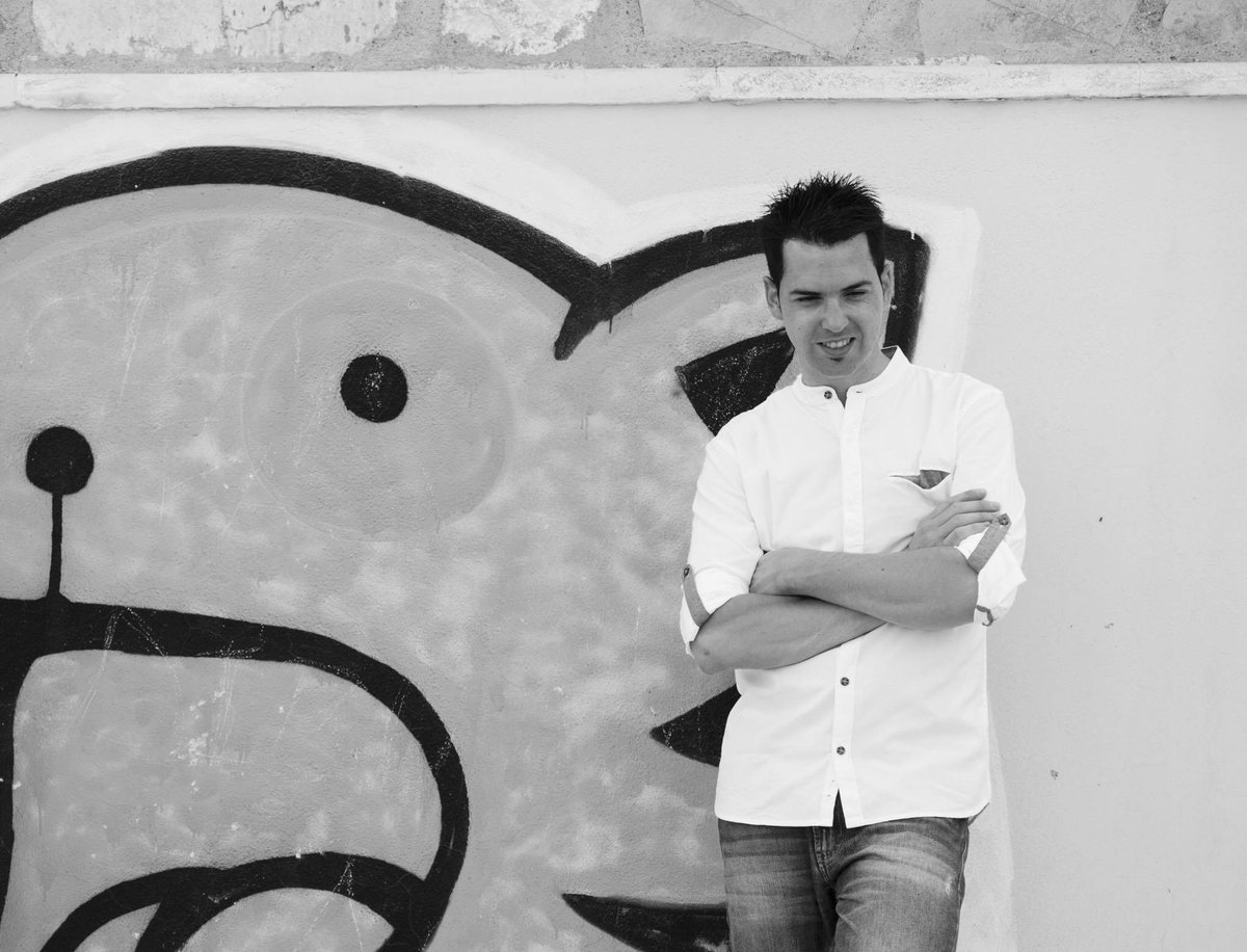 UnikaFM_Radio's tweet photo. En directo @espumaoficial con @DavenKeys hasta las 18h, pinchandote los mejores temas #electrolatino y #dancecomercial del momento. https://t.co/a9qx4WwirQ