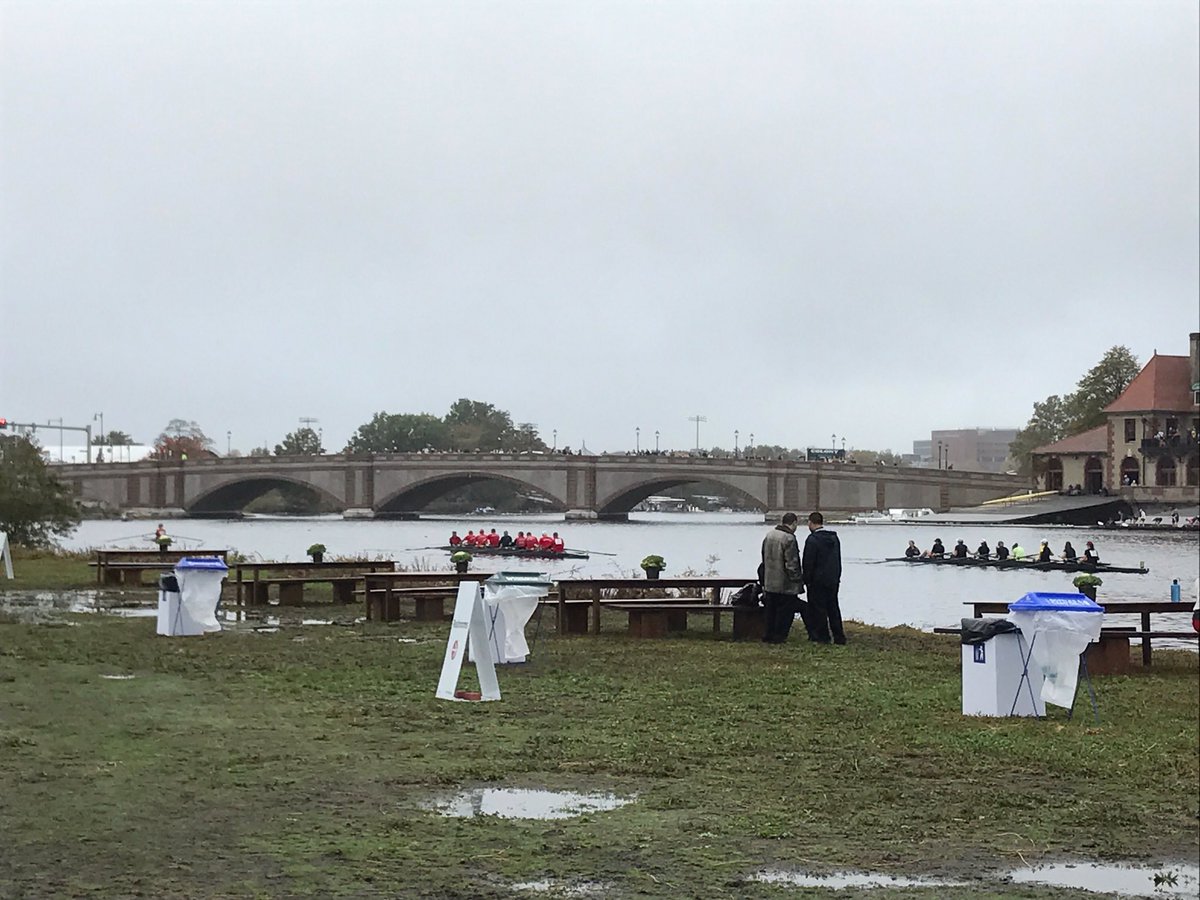 ConnCollege's tweet image. .@Conncollalumni set up to cheer on @CoCoWoRow at the @HOCR. #HOCR #CamelPride @CamelAthletics