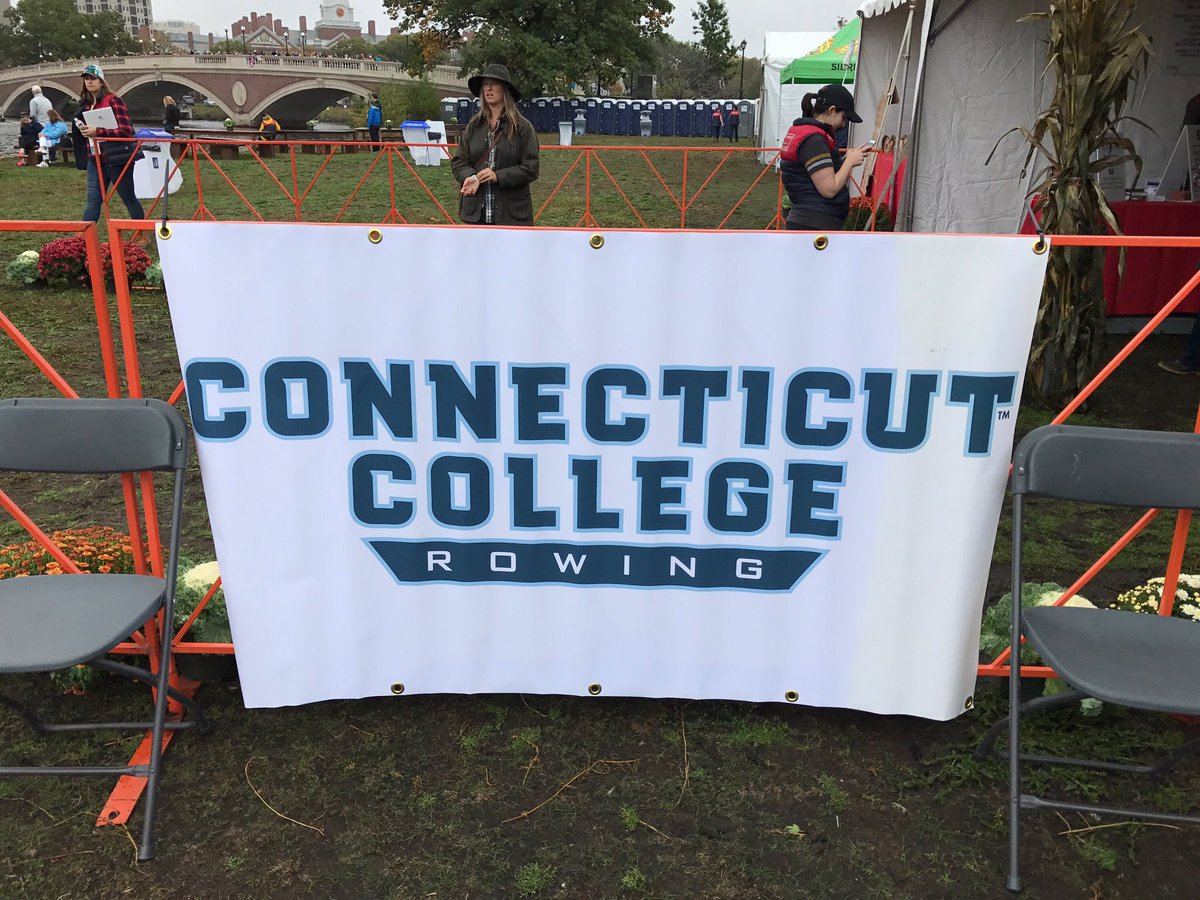 ConnCollege's tweet image. .@Conncollalumni set up to cheer on @CoCoWoRow at the @HOCR. #HOCR #CamelPride @CamelAthletics