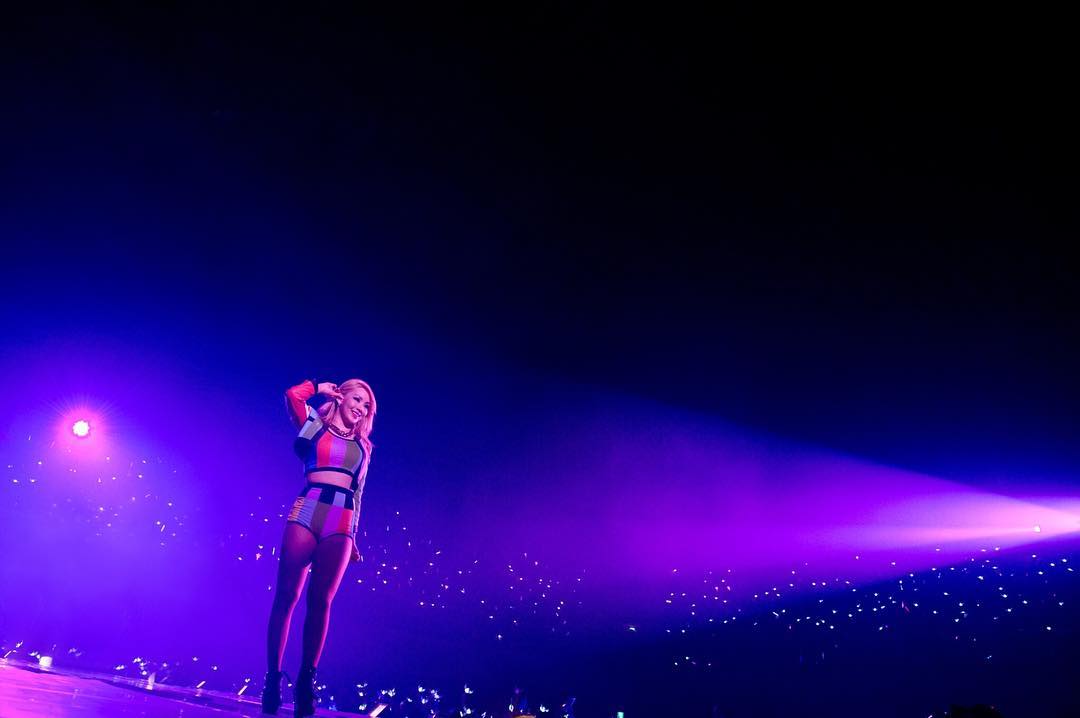 2NE1France_FR's tweet photo. 18.10.16 | #INSTACL : #throwback #AONtour https://t.co/Vyw6u27IkG