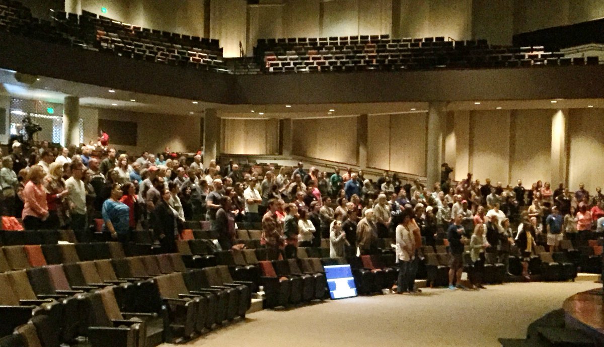 TapestryFamily's tweet photo. We begin the Saturday of #TapCon16 together in communal worship. https://t.co/jIH9zy5WwI