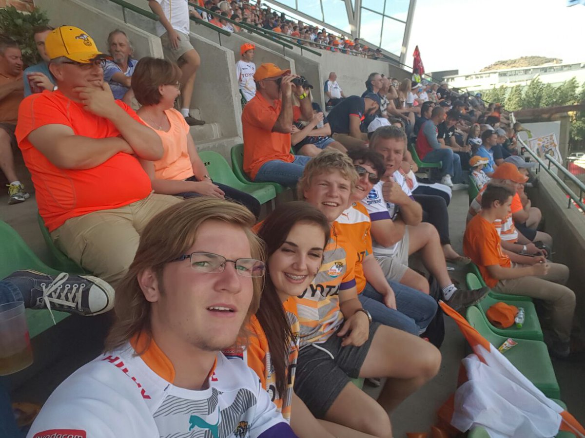 krappielab6's tweet photo. #hiluxinyourhands https://t.co/fZKnxkiG6b