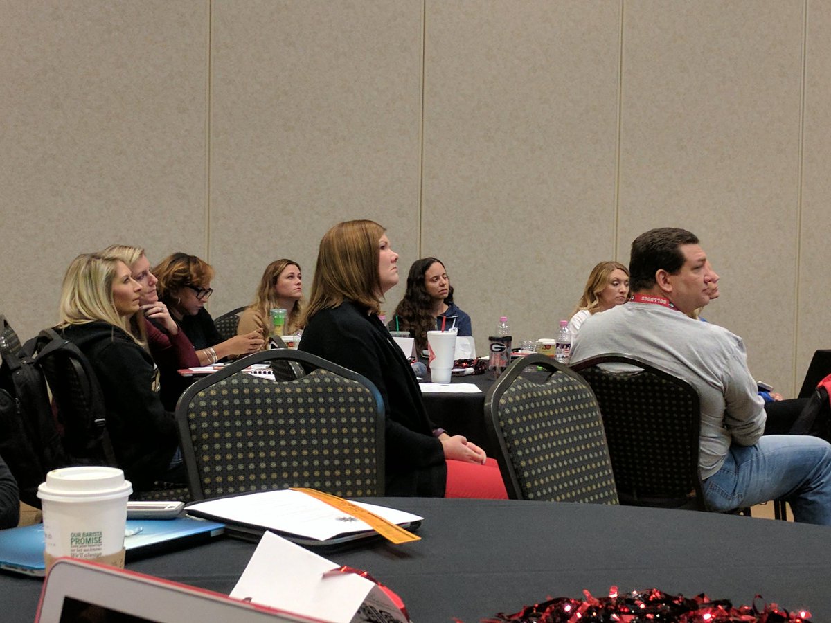 lynnewhitley's tweet photo. Our awesome support team! #FPLS16 @gavssupport #concentrating nothing gets by them @gavirtual https://t.co/zJnj2TUPz0