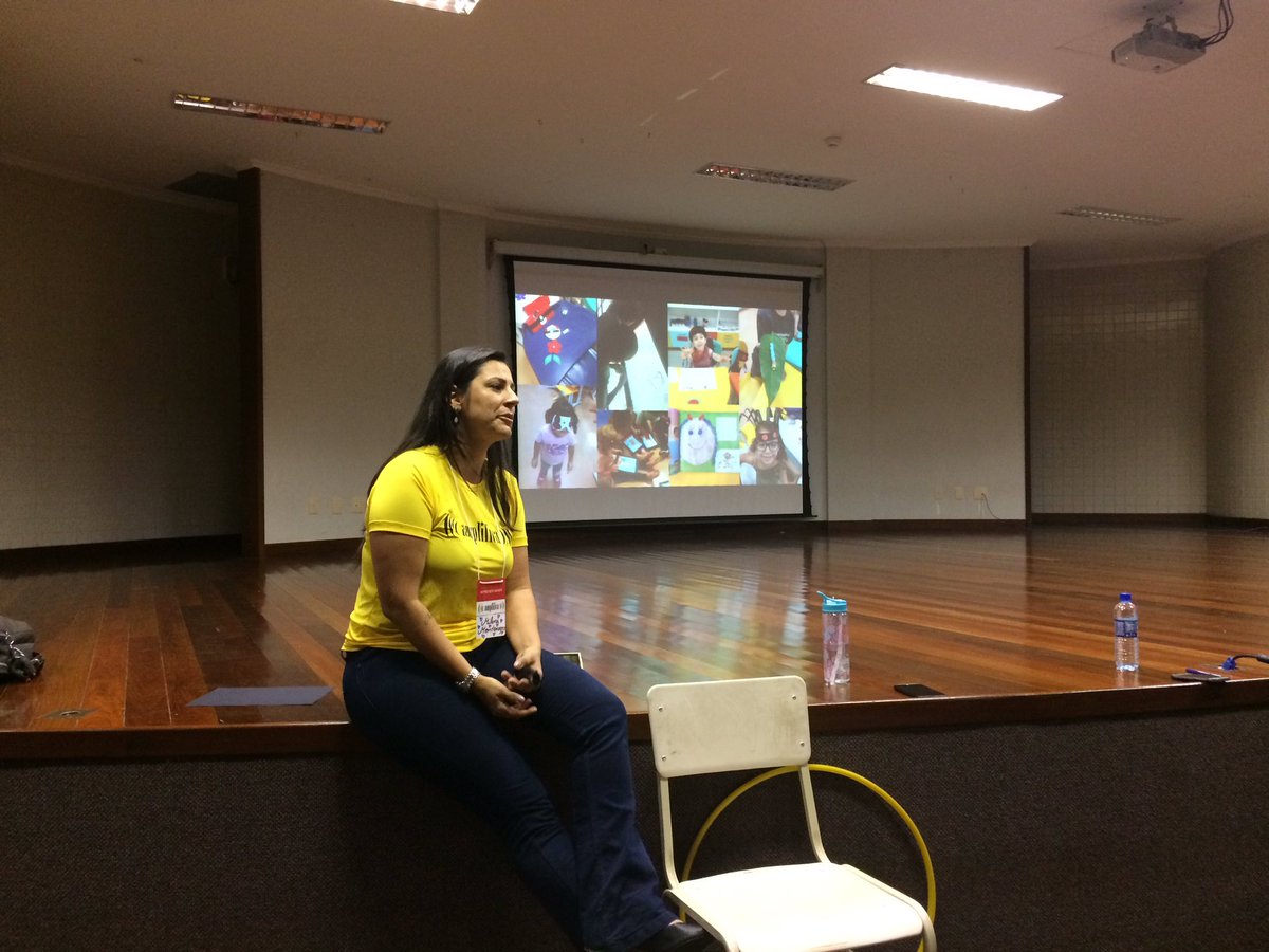 salaoficial's tweet photo. Além dos alunos, é necessário encantar e envolver os pais, por Celina e Milena da @ctjonline #amplifica2016 #amplifica #amplificabrasilia https://t.co/95rt8xl29n