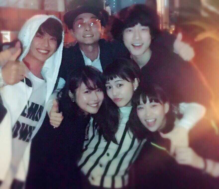 𝑹 飲み会の時だけ来るチャラい先輩 西島隆弘 ムードメーカーで後輩の女子と一番仲良しな先輩 高良健吾 そんな2人とタイプが違いそうに見えるけど意外と仲良くしてる先輩 坂口健太郎 サークル1可愛いと言われてる後輩 有村架純 先輩に可愛がられる 𝑹 飲み会の時だけ来るチャラい先輩 西島隆弘 ムードメーカーで後輩の女子と一番仲良しな先輩 高良健吾 そんな2人とタイプが違いそうに見えるけど意外と仲良くしてる先輩 坂口健太郎 サークル1可愛いと言われてる後輩 有村架純 先輩に可愛がられる
