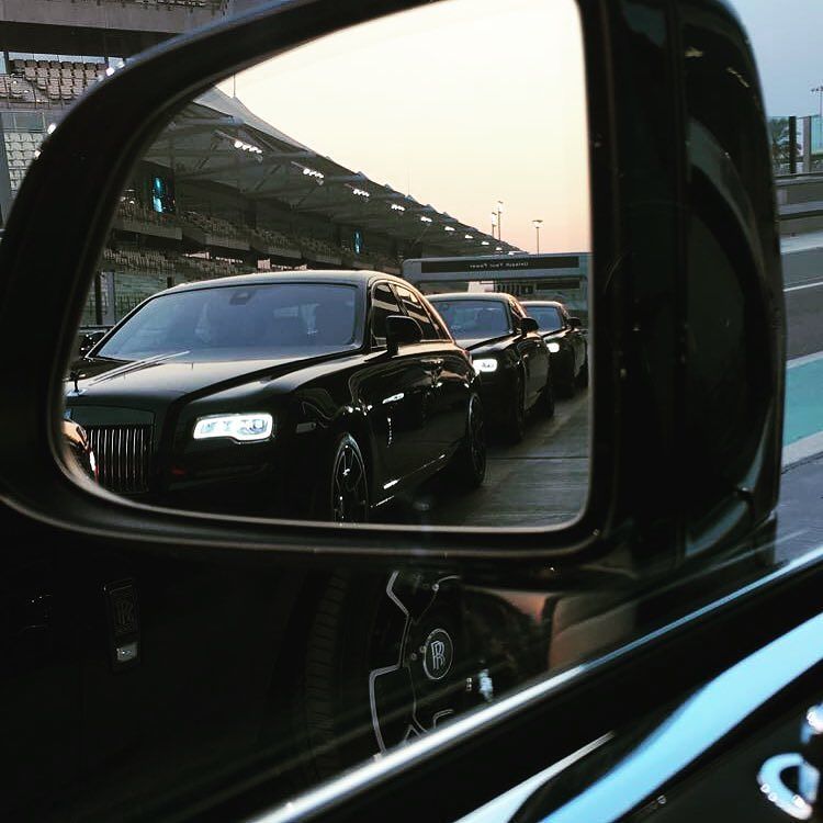 Nsoo7y's tweet photo. 😍
تابعو سنابي --> Nsoo7y
وانا أسوقها على حلبة الفورميولا !!
@rollsroyceabudhabi
#BlackBa… https://t.co/6MK1rCLsPN https://t.co/9jf7Tq8CKZ