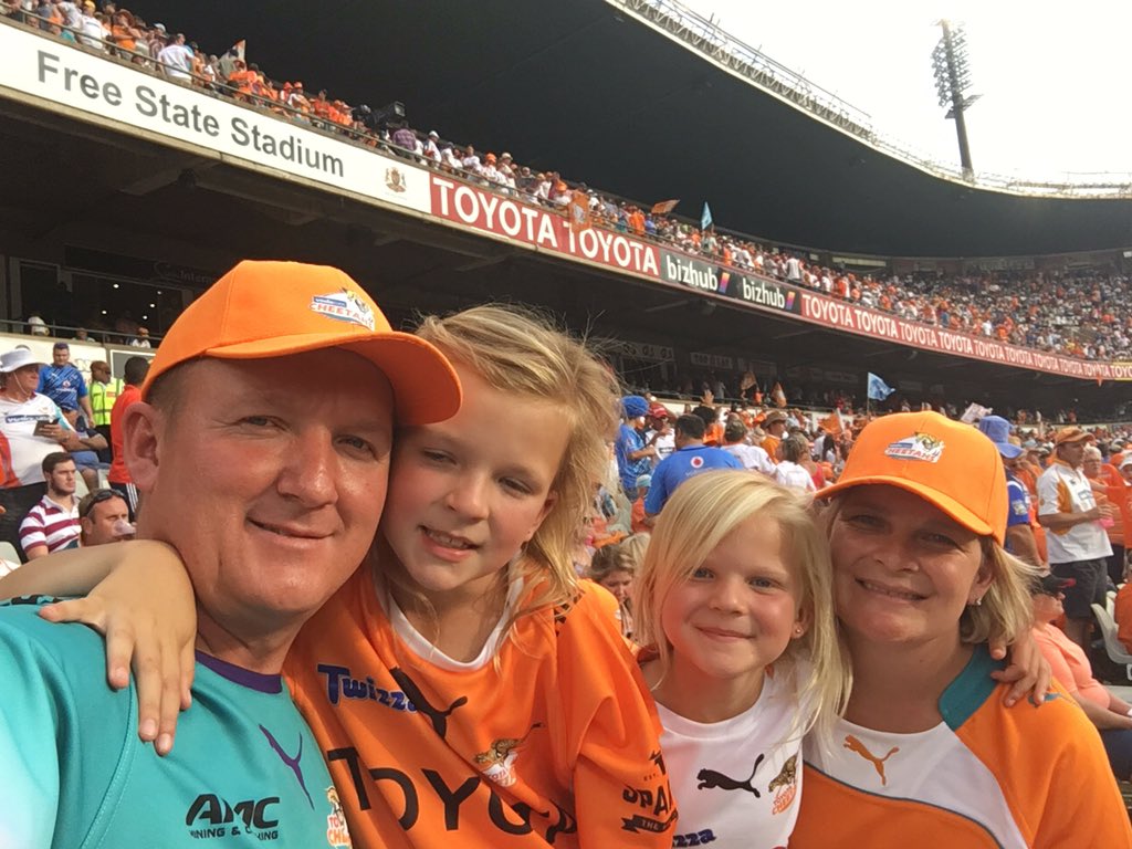 HenryJBfn's tweet photo. #hiluxinyourhands https://t.co/BQWjgTrGR3