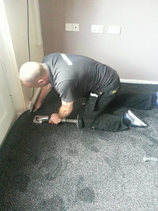 PayWeeklyCarpet's tweet photo. Some photos of our local fitter Chris and his team doing a lovely job for another happy customer! #PayWeekly #carpet #Hull #EastYorkshire https://t.co/uMf6pUzkxU