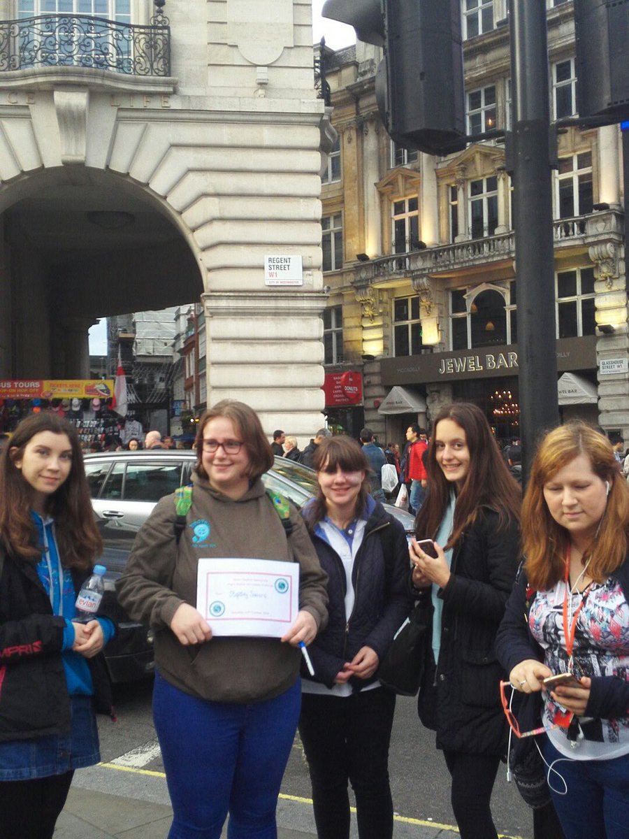 stopsleyseniors's tweet photo. @BedsMonopSat g4t1 regent st buy plz https://t.co/xSjnWzPqJO