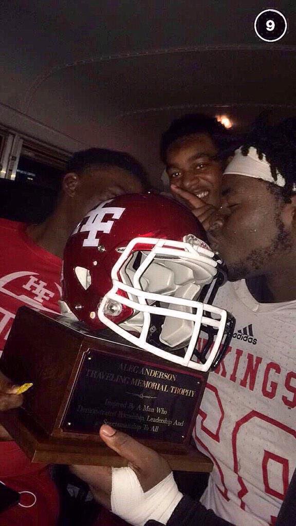 __Dlo_'s tweet image. S/O to them boys last night in honor of them bring it back home👏🏾👏🏾 #KeepItAtHome