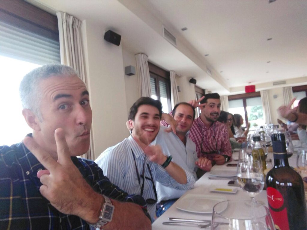 markosmve's tweet photo. @Joaquinito10 @aleconsilium @MigueZambrana #cousinweekend #padrejesus #alcaladelvalle https://t.co/yNe7xKzMeX