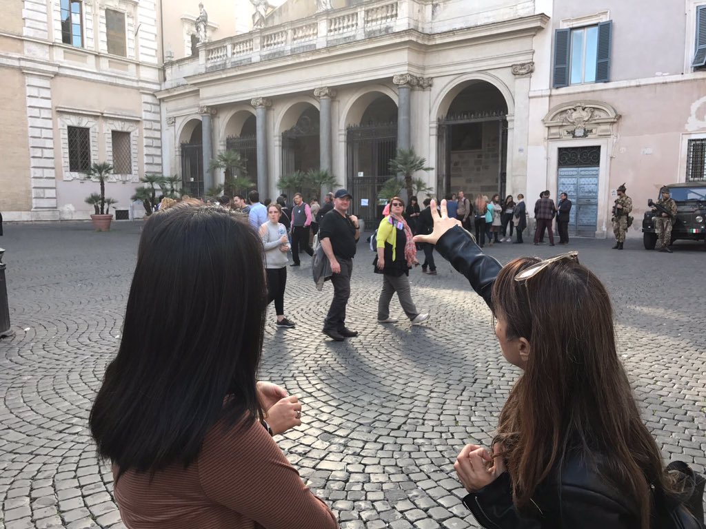 TeamLookals's tweet photo. Ever wondered how a #local #experience looks like? 😉 #lookalsexperience #Italy #startup #travel #bloggerswanted https://t.co/OkZ1yp9Kas