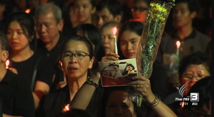 MynameTai's tweet image. ปวงข้าพระพุทธเจ้า ขอน้อมเกล้าน้อมกระหม่อม รำลึกในพระมหากรุณาธิคุณหาที่สุดมิได้ #KingBhumibol #ThaiPBS