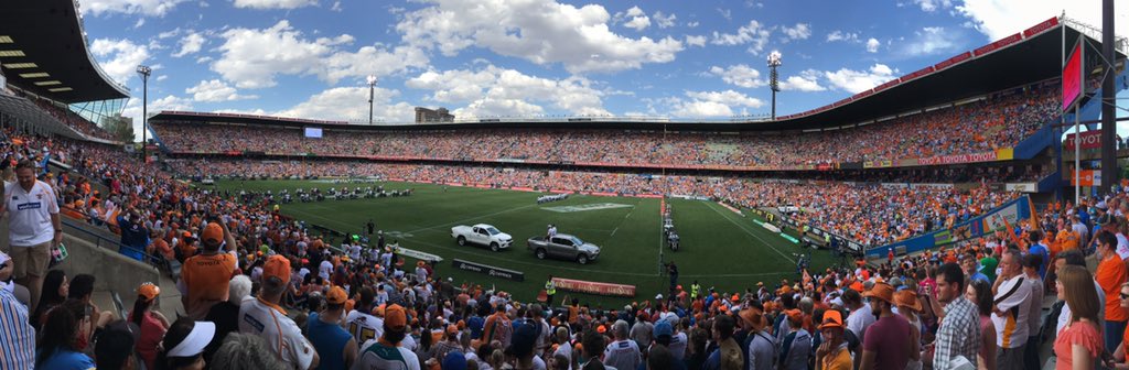 #HiluxInYourHands