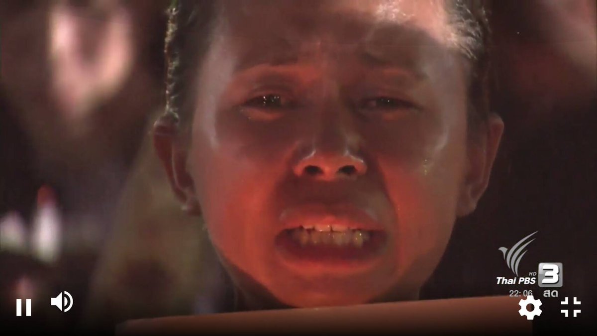 MynameTai's tweet image. ปวงข้าพระพุทธเจ้า ขอน้อมเกล้าน้อมกระหม่อม รำลึกในพระมหากรุณาธิคุณหาที่สุดมิได้ #KingBhumibol #ThaiPBS