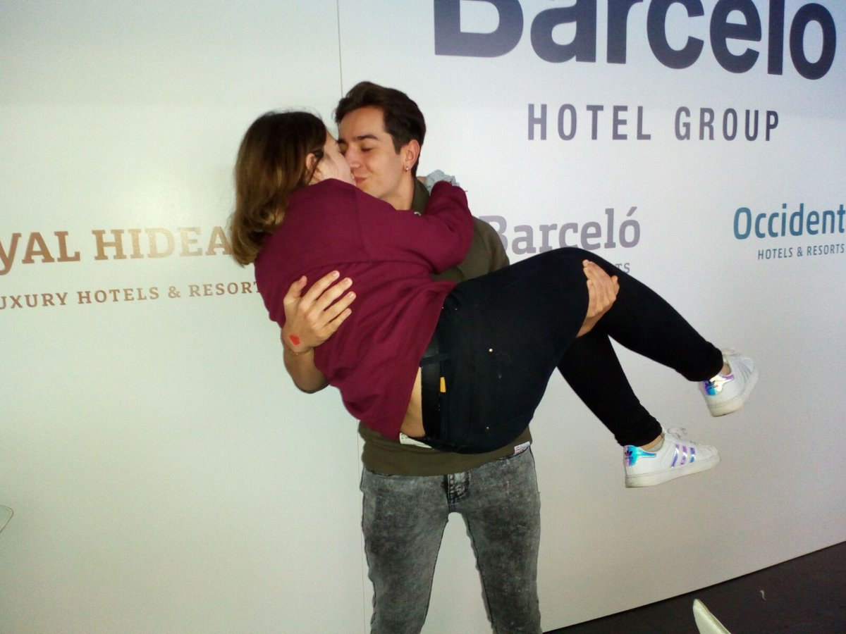 cyrusmxnds's tweet photo. #BarceloFun https://t.co/woSOYyJvEw
