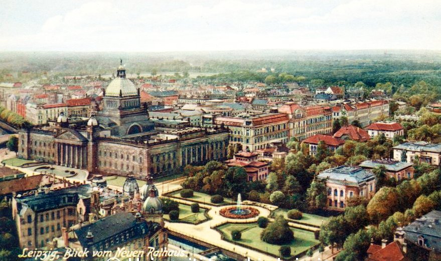 Uniarchiv's tweet photo. 1880 in Aula der Universität #Leipzig offizielle Gründung d. Reichsgerichtes, Blick vom Turm d. Neuen Rathauses auf d. Reichsgericht, 1930. https://t.co/R4SNPFMe5X