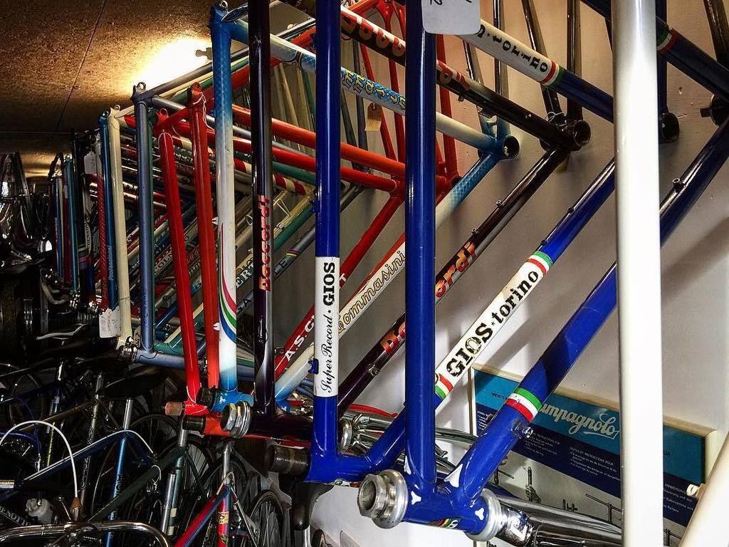 chrishallrides's tweet photo. Popped into @hackneypeddler, lovely frames. Thanks for the chat Dave! #hackneypeddler #bikโฆ https://t.co/gzU9zVBUaw https://t.co/6L1DHDFR6N