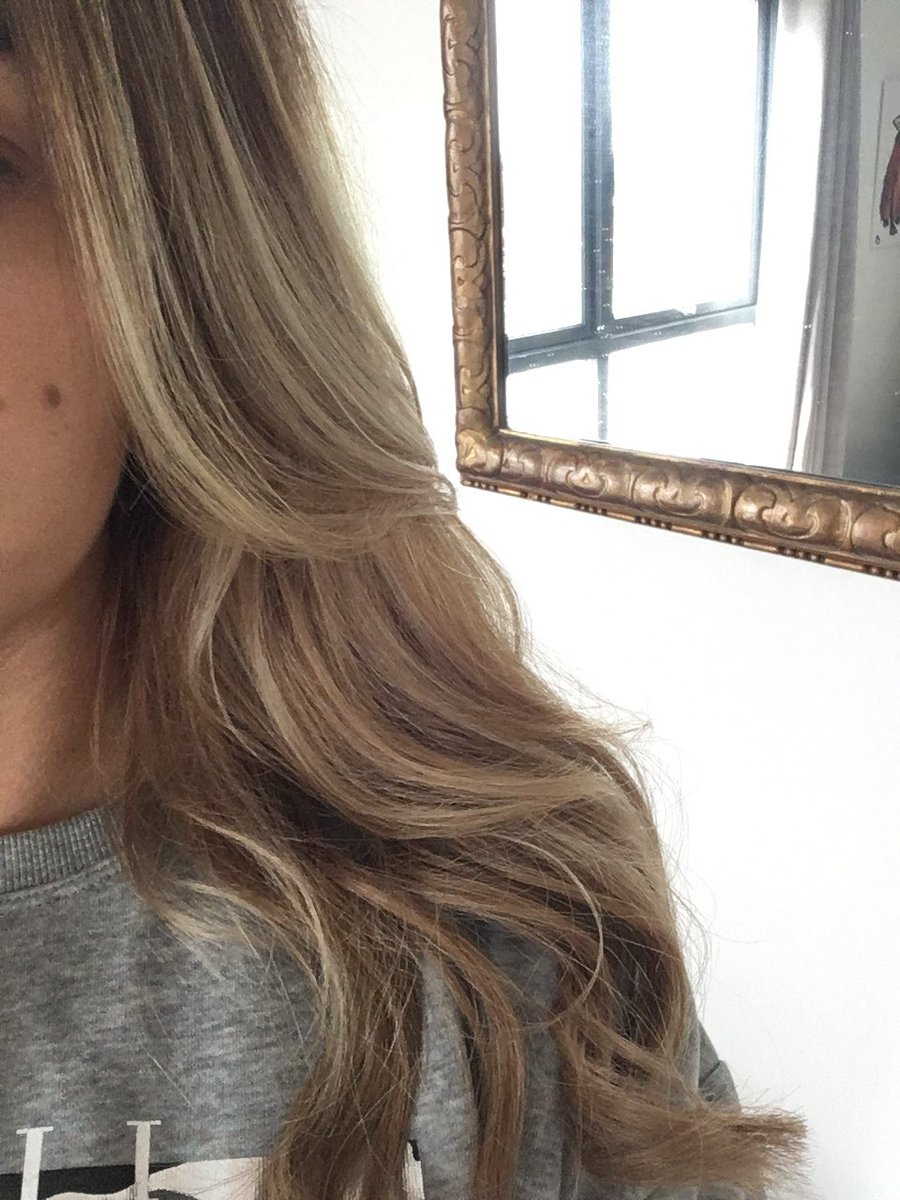 rebeccagreig_x's tweet photo. @EW_Hair does it again 😍👏🏼💇🏽 https://t.co/PObnx0306n