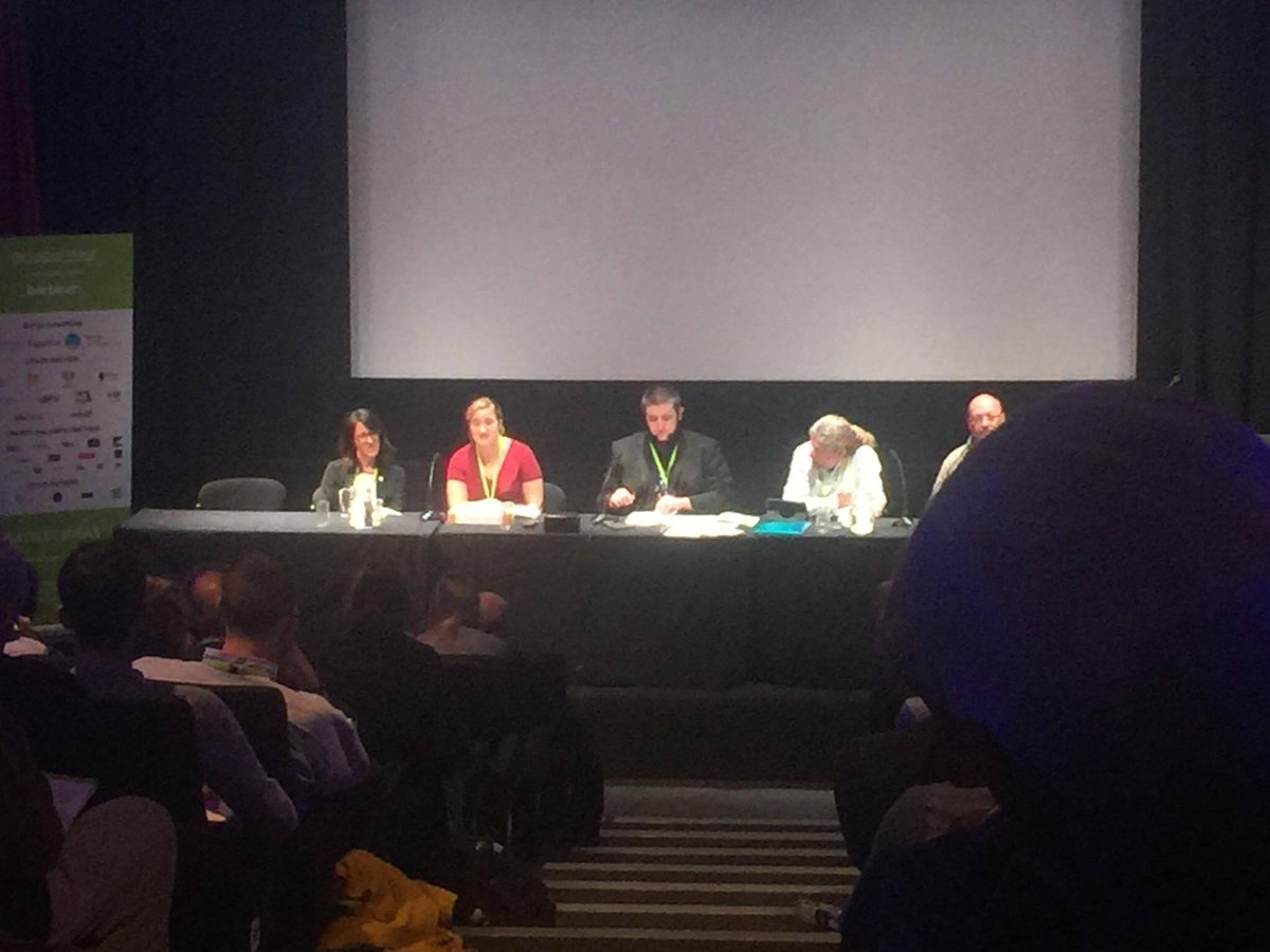 theBentoLab's tweet image. .@bethanwolfenden explains #DIYbio and gives context to "#CRISPR in the garage" headlines at #battleofideas