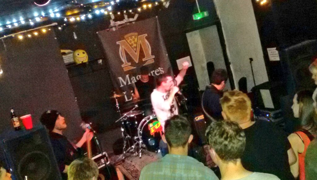 <a href="/interrobanguk/">Interrobanguk</a> last night at <a href="/MaguiresPizza/">Maguire's Pizza Bar</a>... bangers where you at???! ✊✊#Liverpool #rock #hiphop