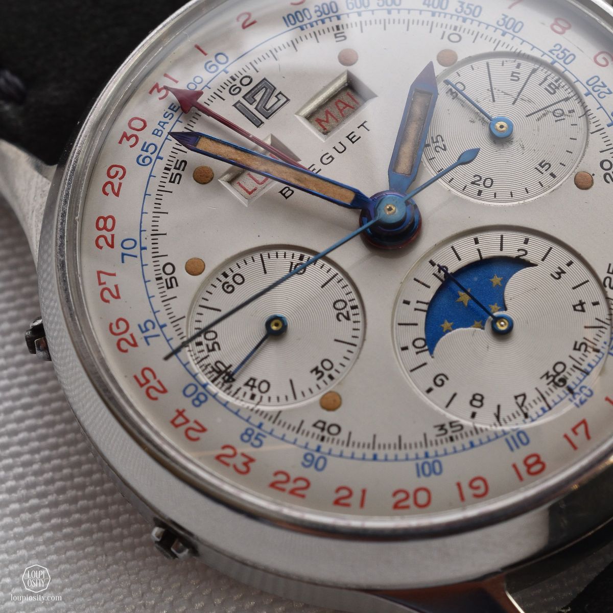 Loupiosity's tweet photo. An exceptionally rare stainless steel @MontresBreguet Ref.267 "Full Calendar Chronograph" @ #London preview of @phillipswatches #GVA4 https://t.co/5hjOfZp44l