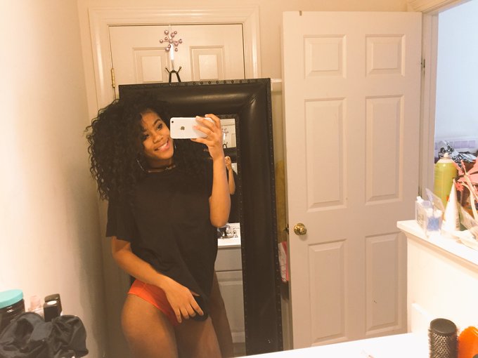 Watch princessmya😜's leaked NSFW photo on TwXstars