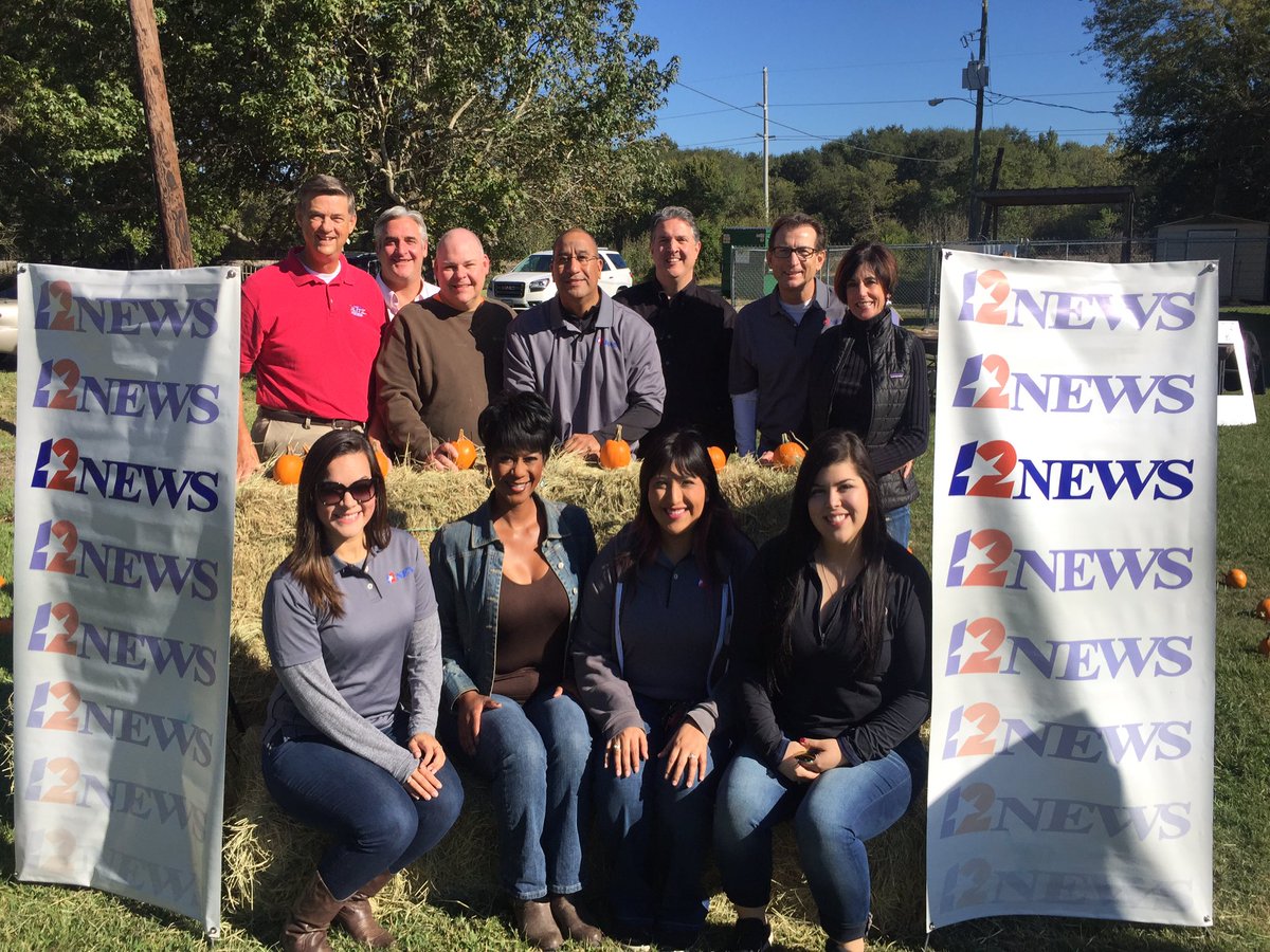 EzzyCastro's tweet image. We are at the SETX humane society for #mmday! Come out and adopt! So many cuties to take home!