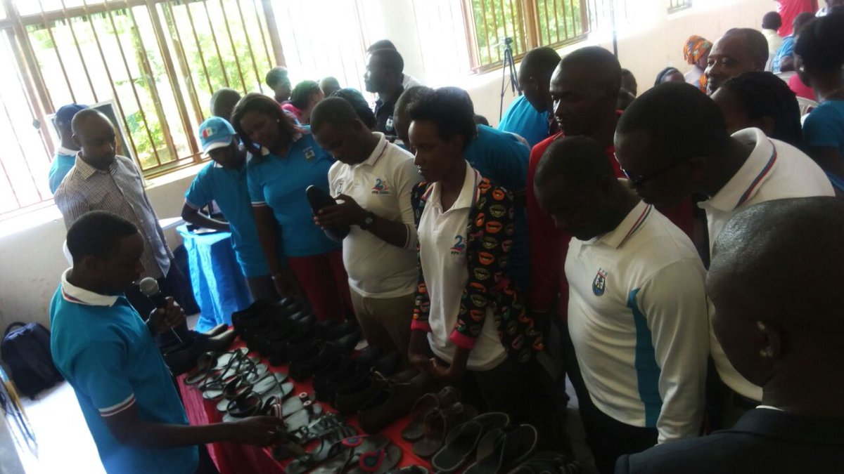 RPF Youth League #Rusizi today showcasing the entrepreneurial &amp; innovative biz in #ICT, sports,shoe making etc..👌👌