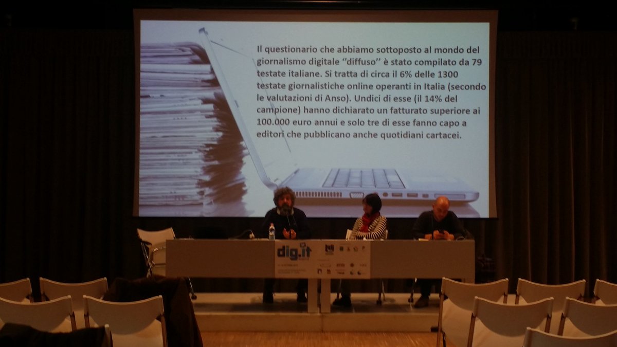 andreatortelli's tweet photo. la lezione di @marcogio59 sui media locali on line a #digit2016 https://t.co/4gBDf3CQ2f