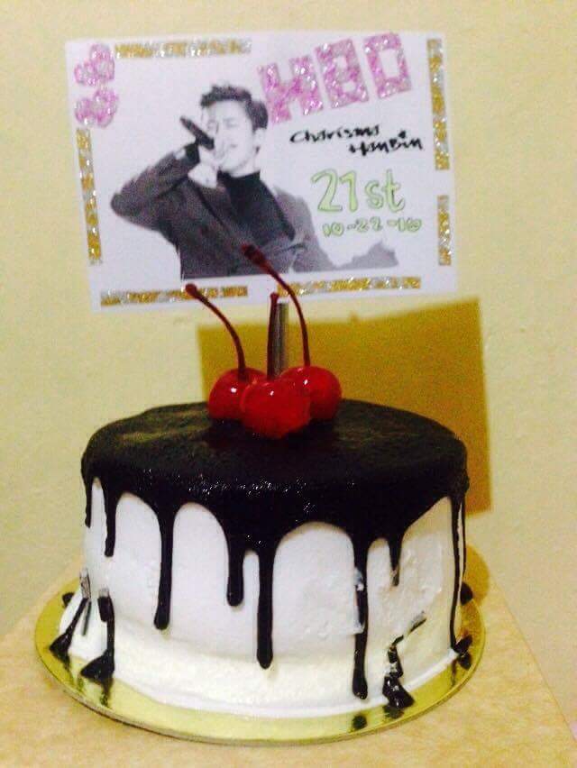 KimAinbin's tweet photo. Before will end. Happy 21st BIrthday hanbin'a 🎂🎉  #charismaBIday @YGInstagram @YG_iKONIC @YG_iKONph @ygent_official https://t.co/JIPQSClAVf