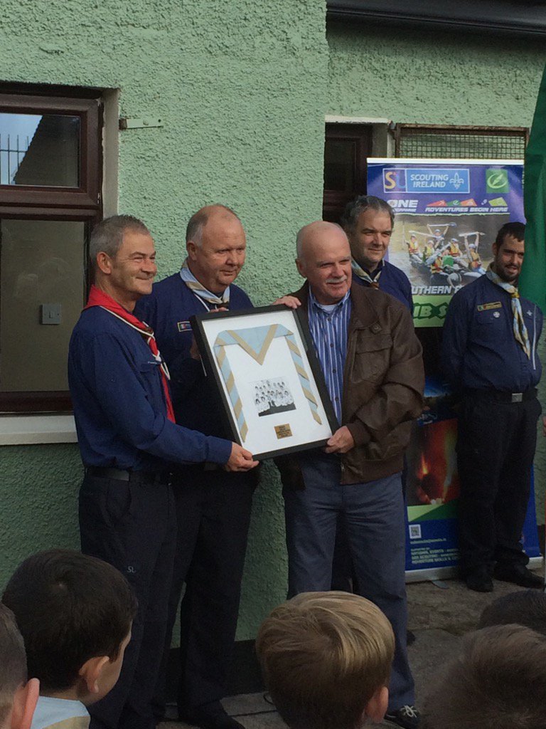 southernprovin1's tweet photo. Ned Brennan Commissioner for Cois Laoi Chorcai Scout County making presentation to former Scout leader Tim lane https://t.co/yxkuDZdYik