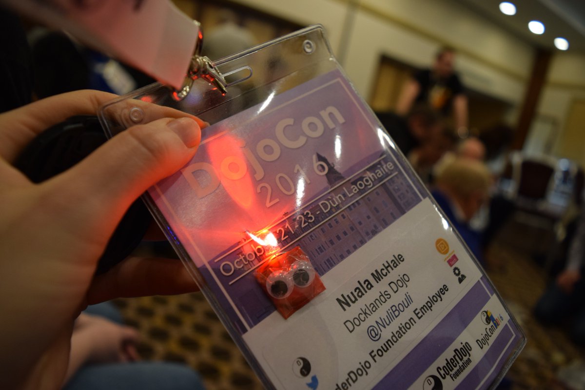 CoderDojo's tweet image. Awesome hands on workshop with @magsamond on conductors, non-conductors and LEDs! @DojoCon #DojoCon #Badges #CoderDojo