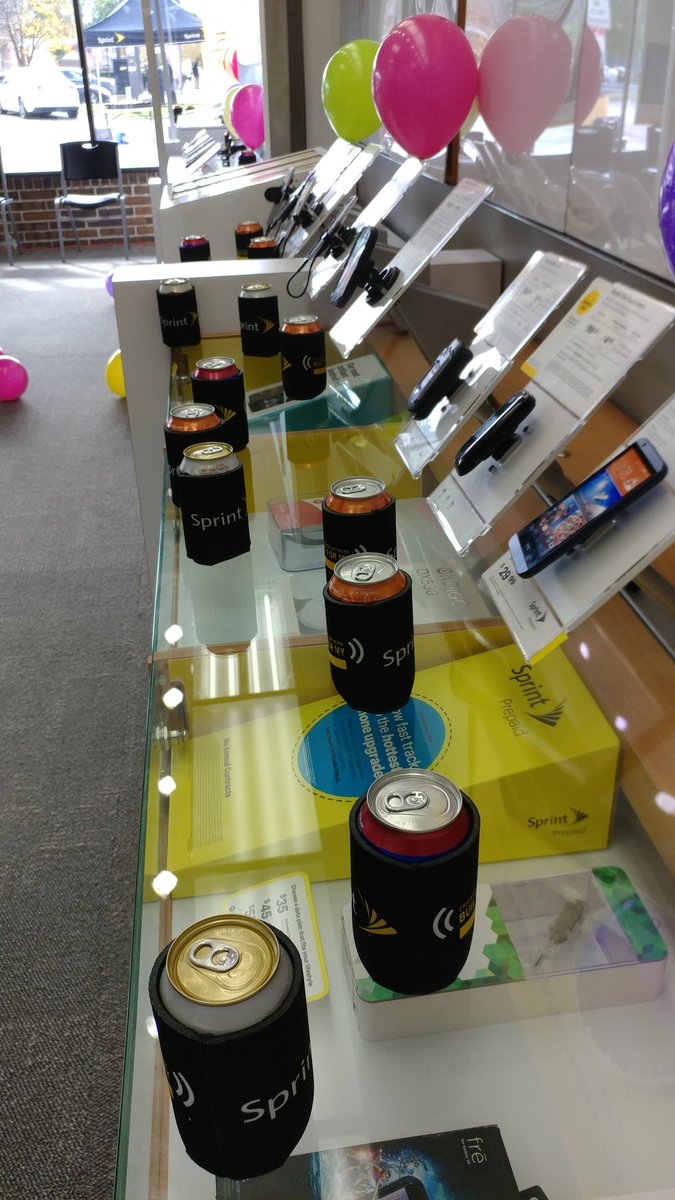 95thSt_PCSMS's tweet photo. Ready for this party!!! #SprintSaysThanks https://t.co/ALwuhO0Bwq