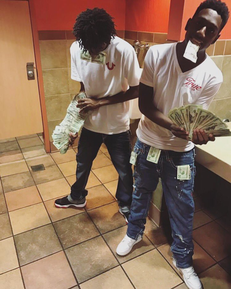 YRN_PrettyBoy's tweet photo. We turnt on this south everyday 💸😎 https://t.co/BZLTur3DLx