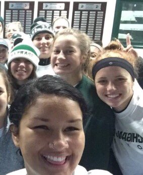 MysteryLadyL's tweet image. I&apos;m in the team picture I swear...#shortproblems